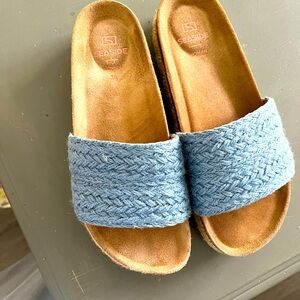 Seaside Blue Woven Slide Sandals 9/39
Women perfect for summer